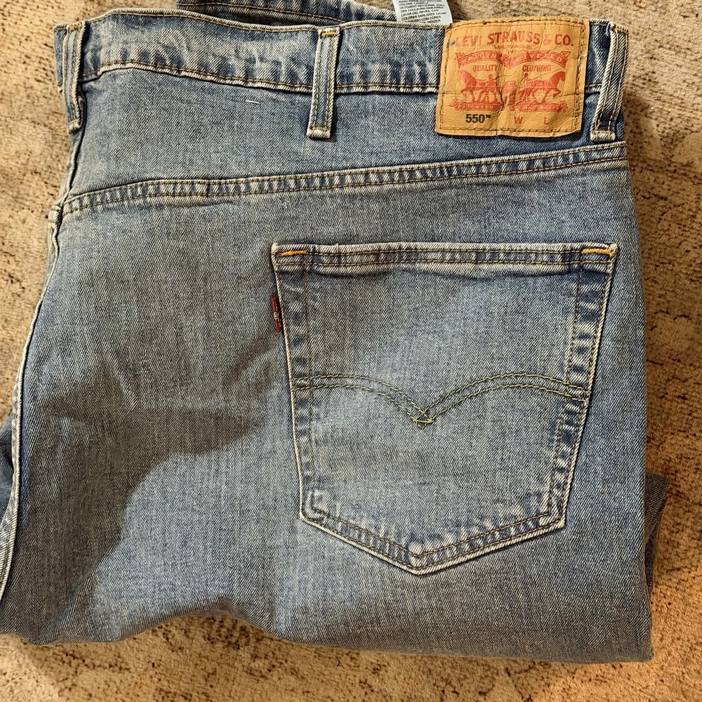 Levis 550 Relaxed Fit Tapered Leg Blue Denim Jeans Mens 50x30 Medium Wash